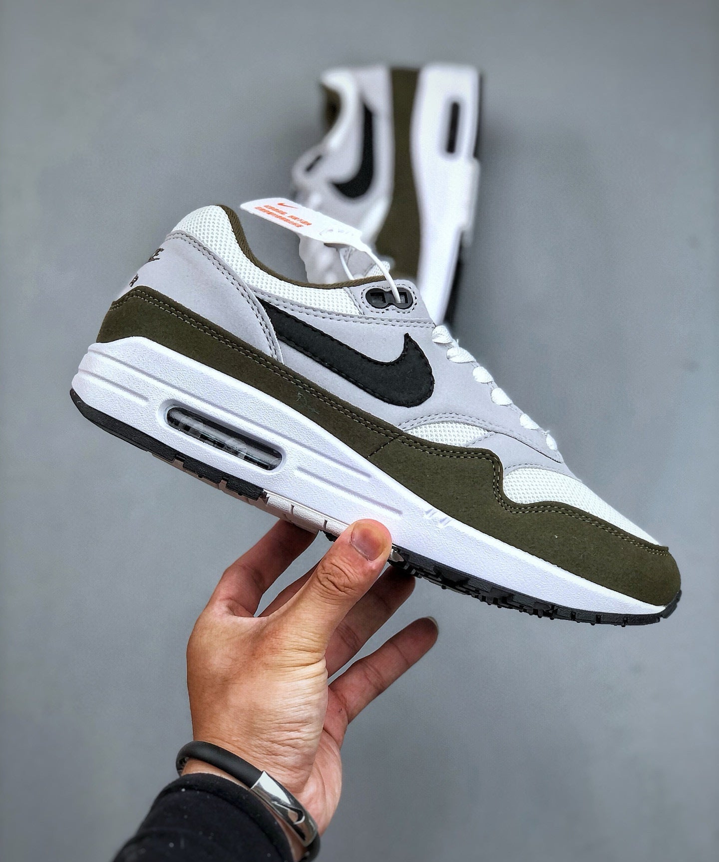 Air Max 1 Branco Preto Oliva Média