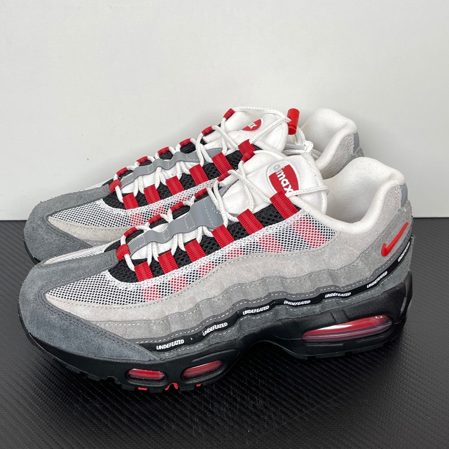 95 Undefeated Black Red