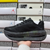 Vomero Premium Black