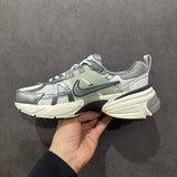 V2K Run Silver Grey