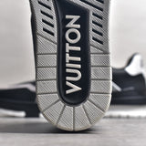 Trainer Black and Grey