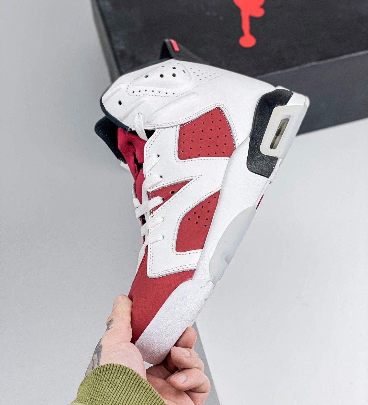 AJ6 White and Red