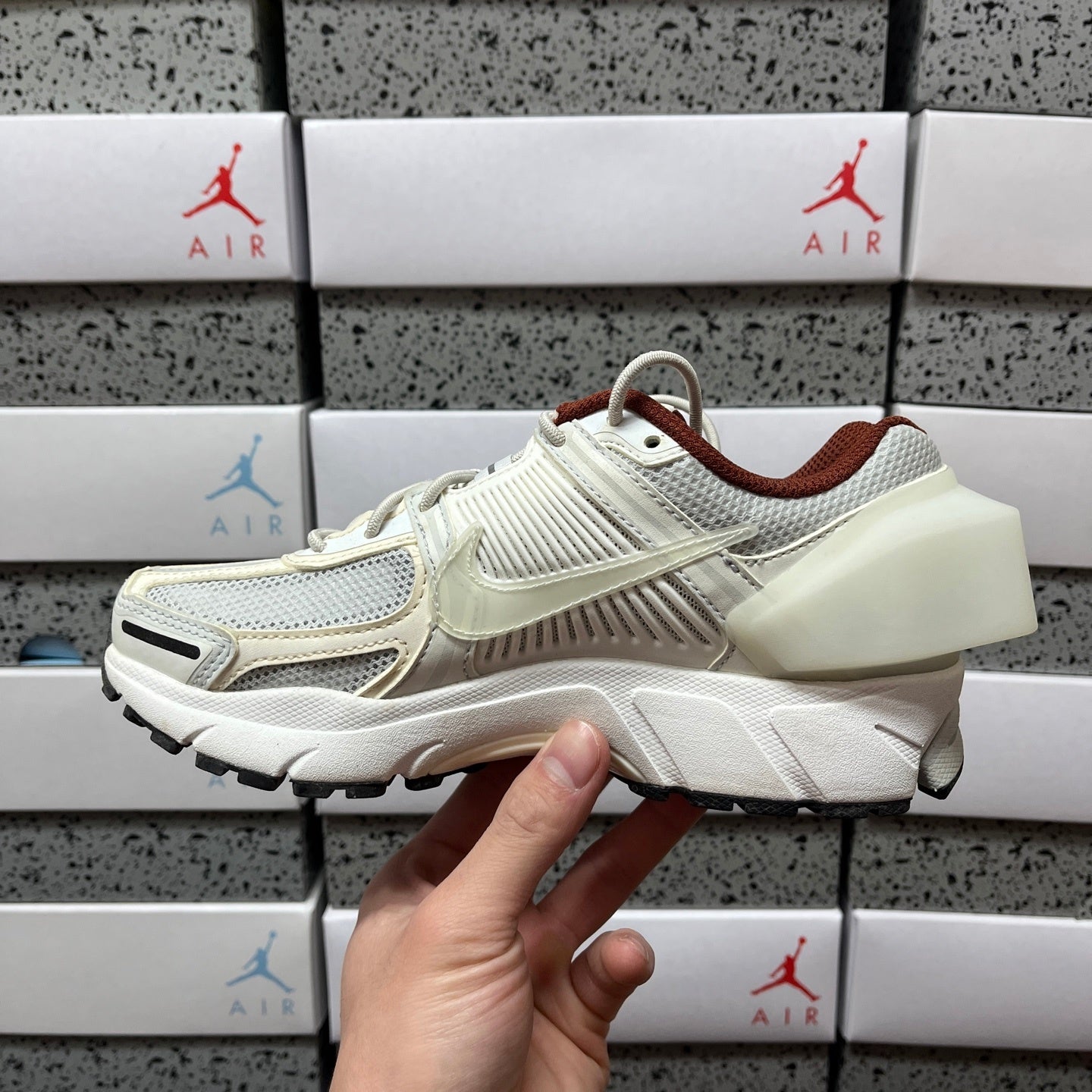 Vomero 5 Salt Off White