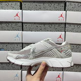 Vomero 5 Grey Metallic Silver