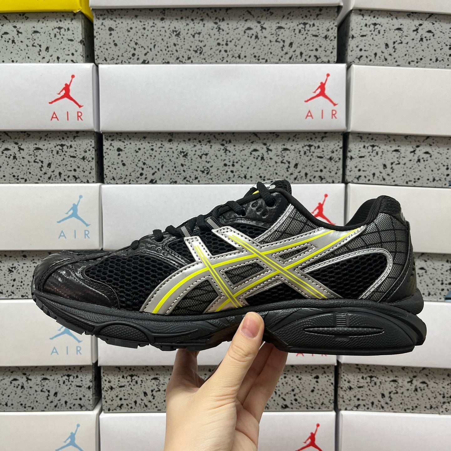 GEL-NIMBUS 10.1 Black/Yellow/Grey