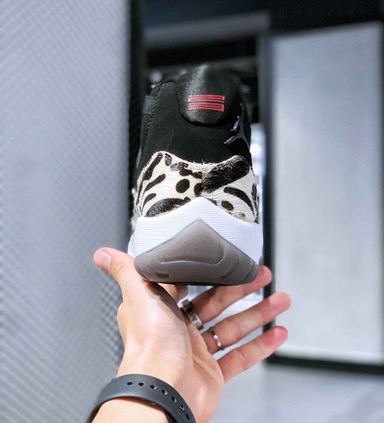 AJ11 High Cow