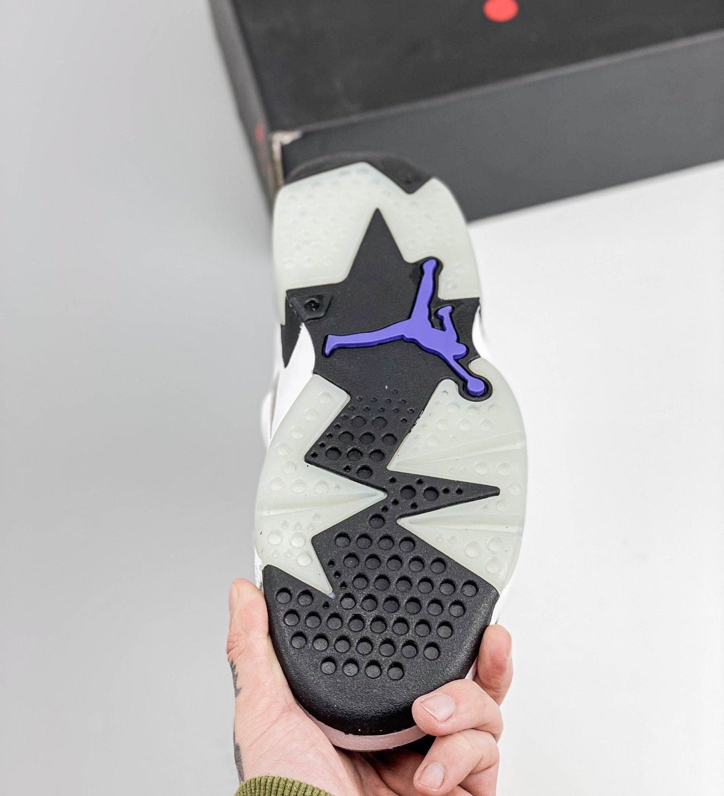 AJ6 Retro Flint Grey