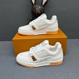 Trainer Orange