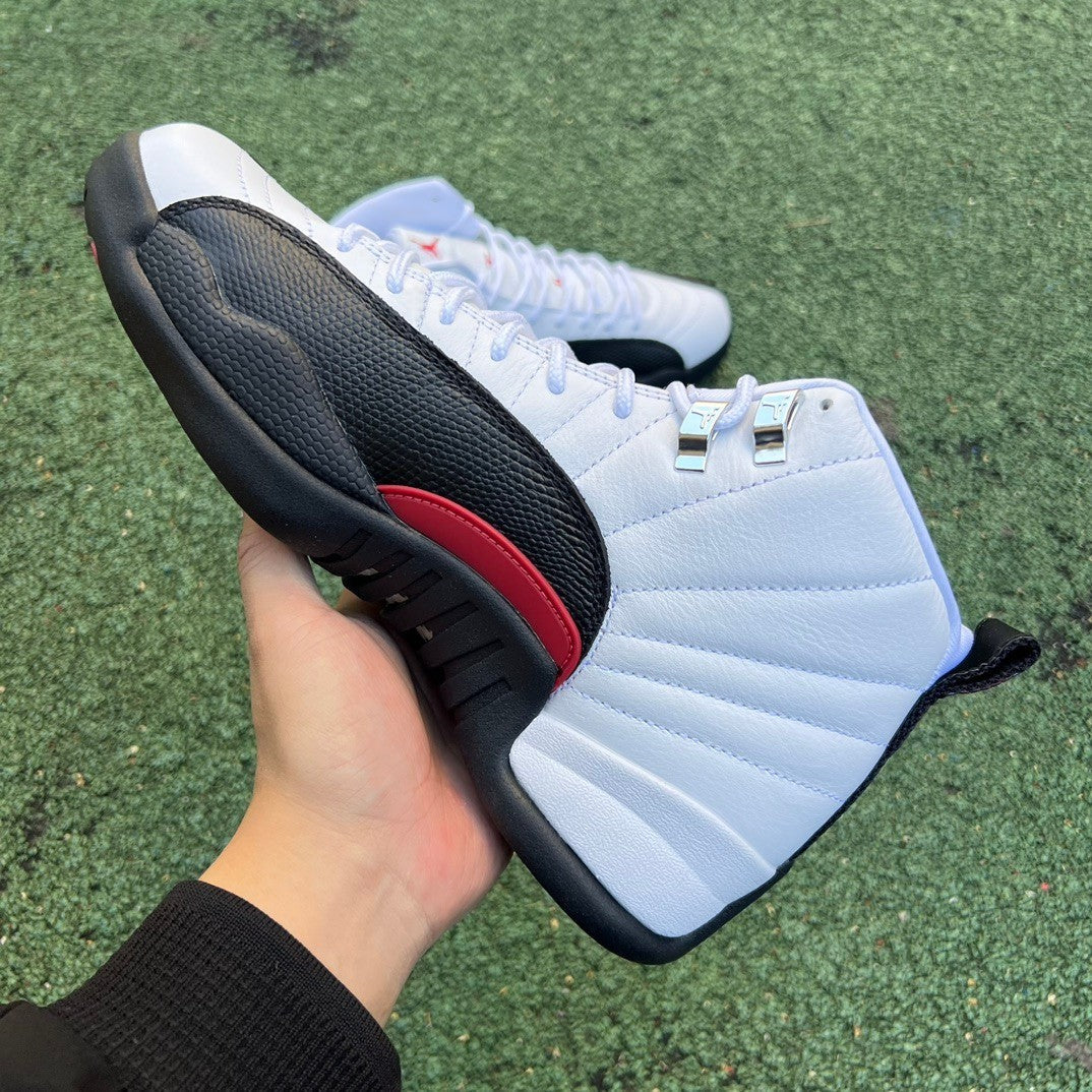 12 Retro Red