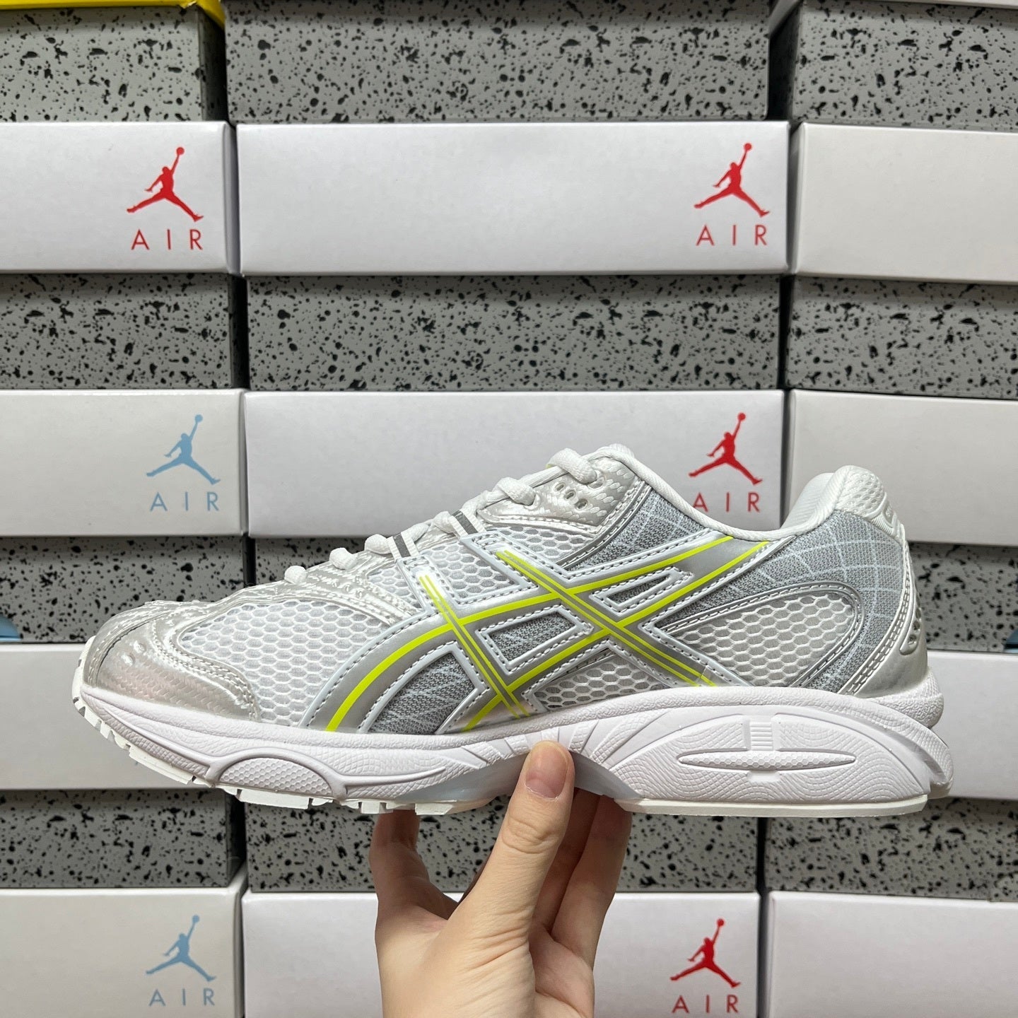 GEL-NIMBUS 10.1 White/Yellow