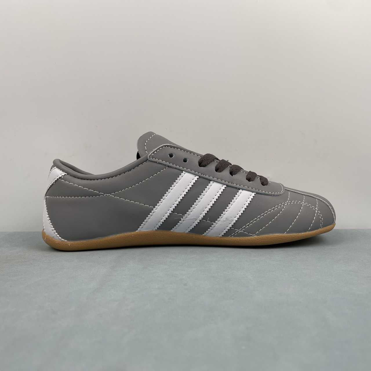 AD TOKYO Grey White
