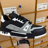 Trainer Black and Grey
