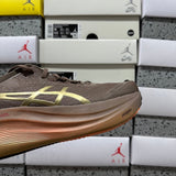 GEL-NIMBUS 27 Brown