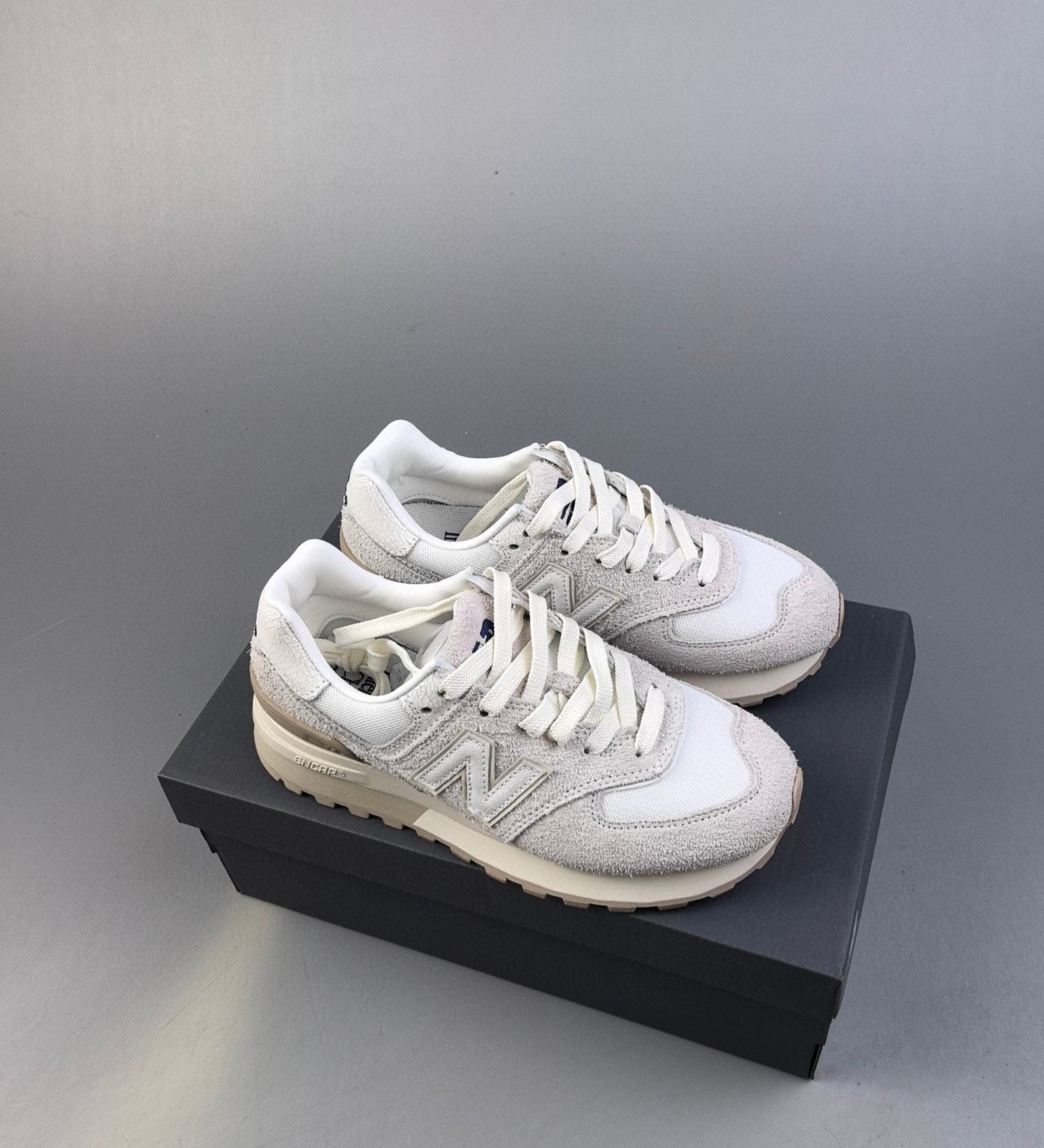 574 Creme