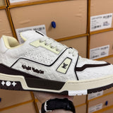 Trainer White and Black