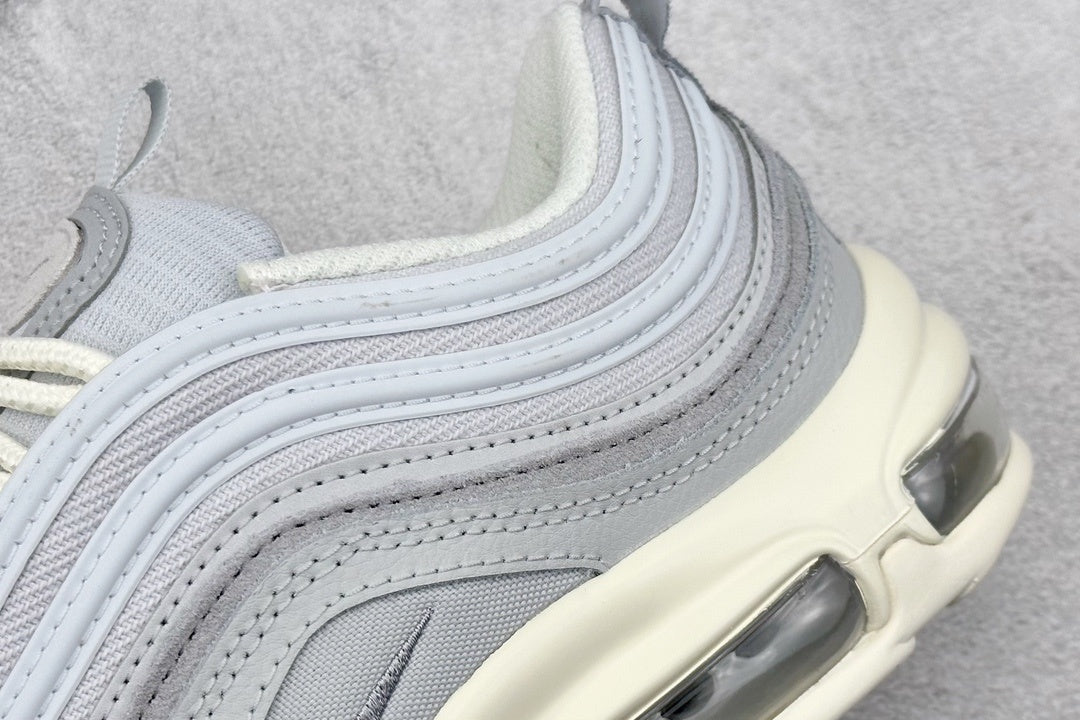 97 Pure Platinum Sail