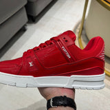 Trainer Red