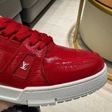 Trainer Red