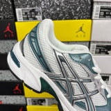 Gel-1130 White/Dark Neptune
