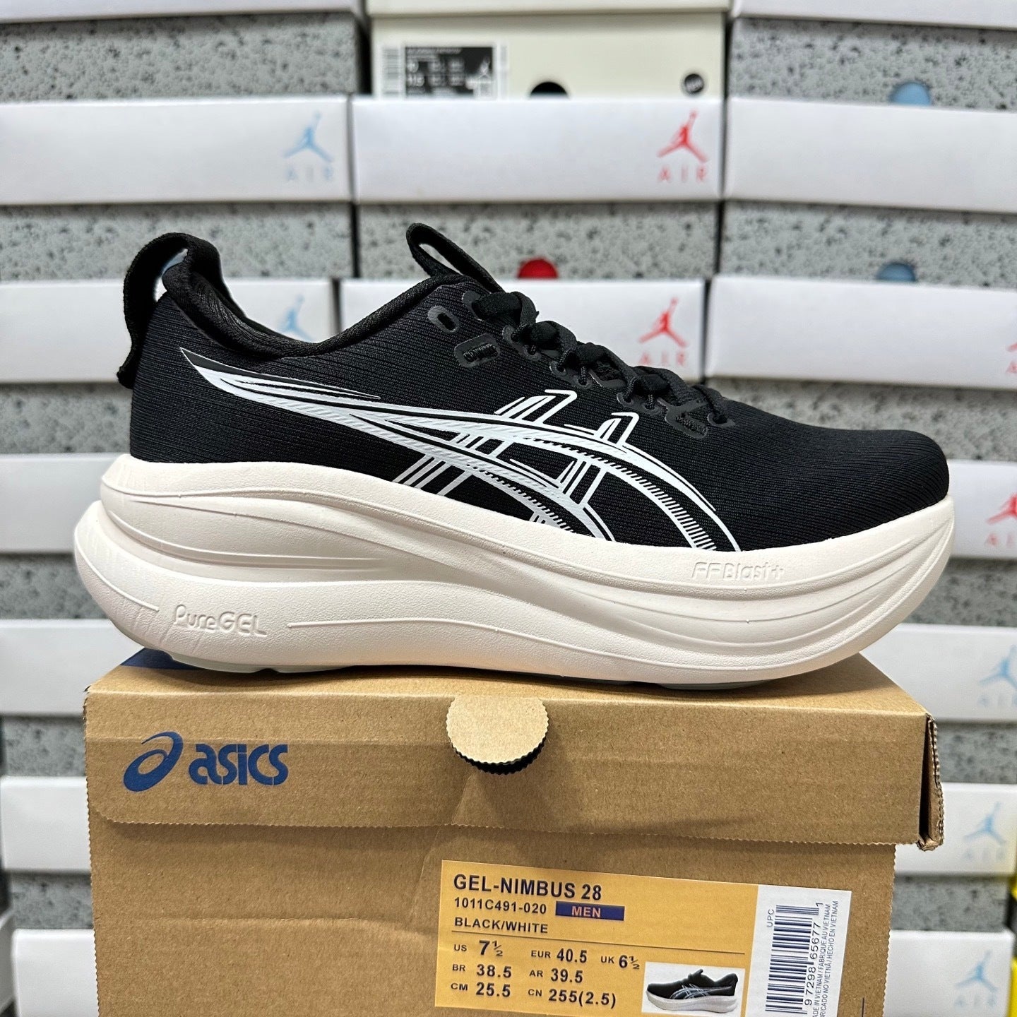 GEL-NIMBUS 28 Black/White