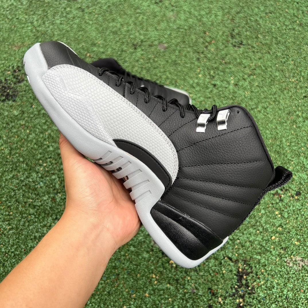 12 Fog Grey Black