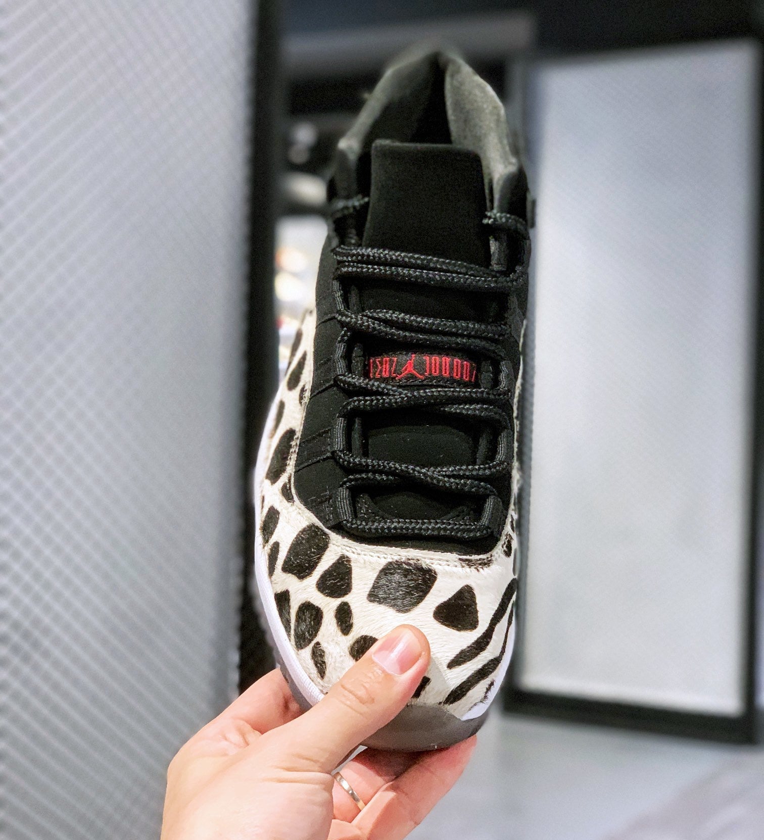 AJ11 High Cow