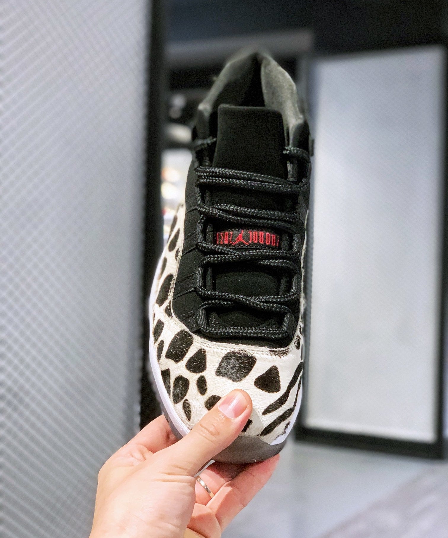 AJ11 High Cow