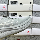 GEL-NIMBUS 28 Grey