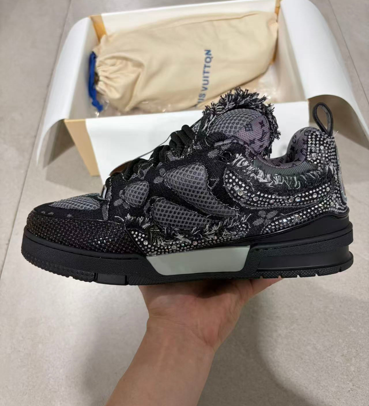 Skate Black Swarovski Monogran