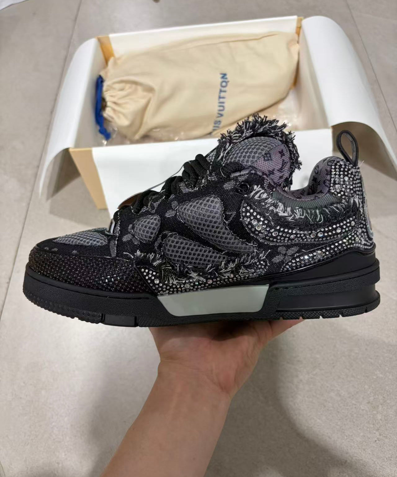 Skate Black Swarovski Monogran