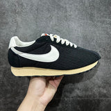 Roshe Run Black and White