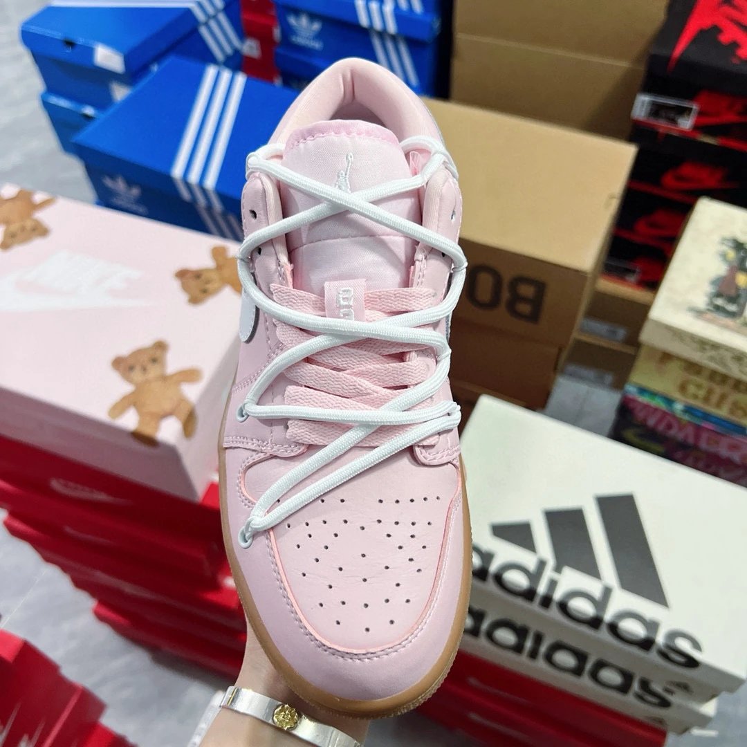 AJ1 Bear