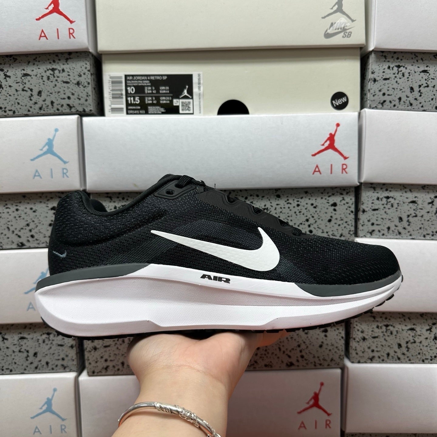 Winflo 11 Black/White