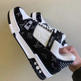 Trainer Black and White