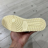 AJ1 Off Creme