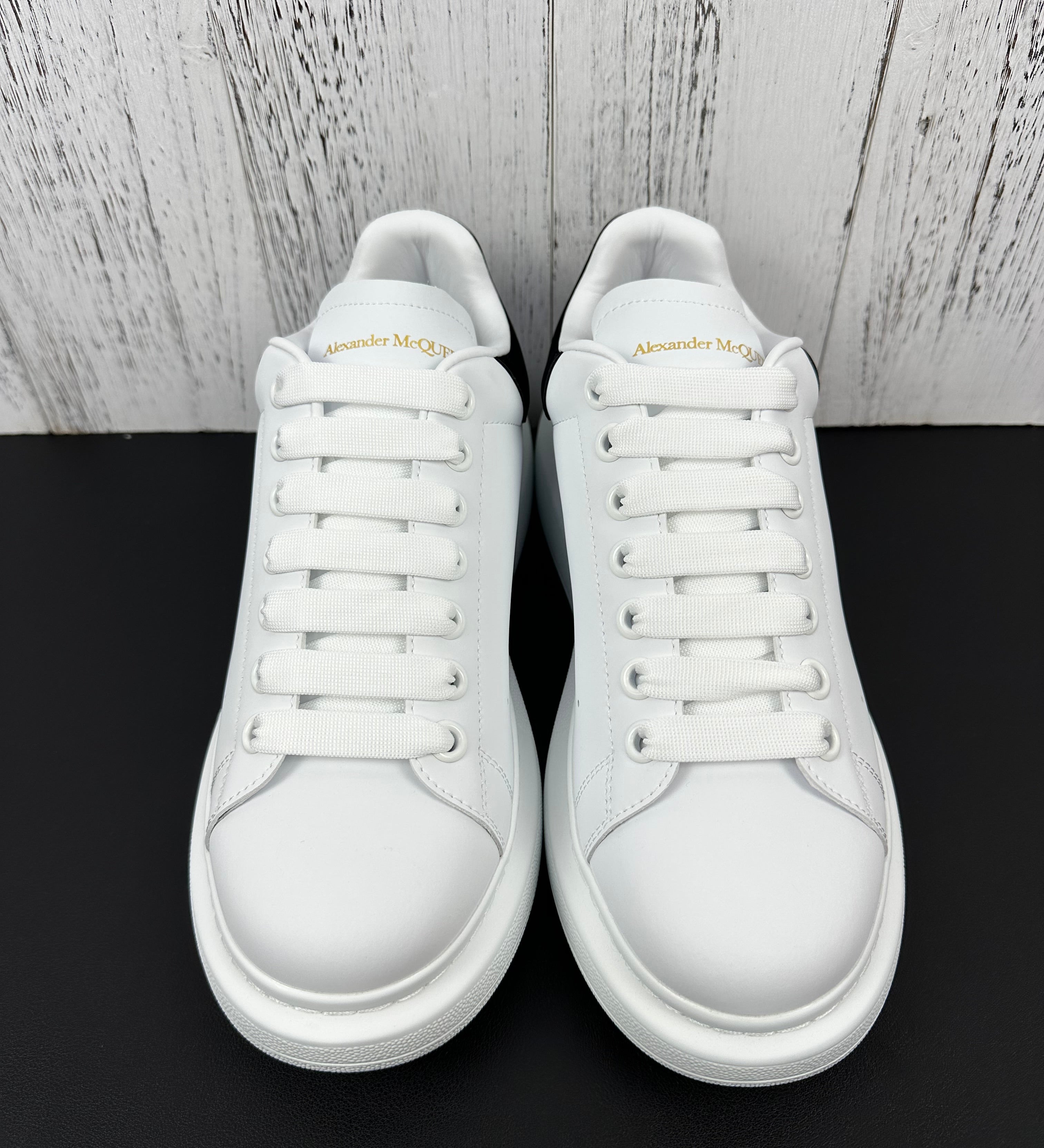 Alexander McQueen em Camurça Drip Sneakers