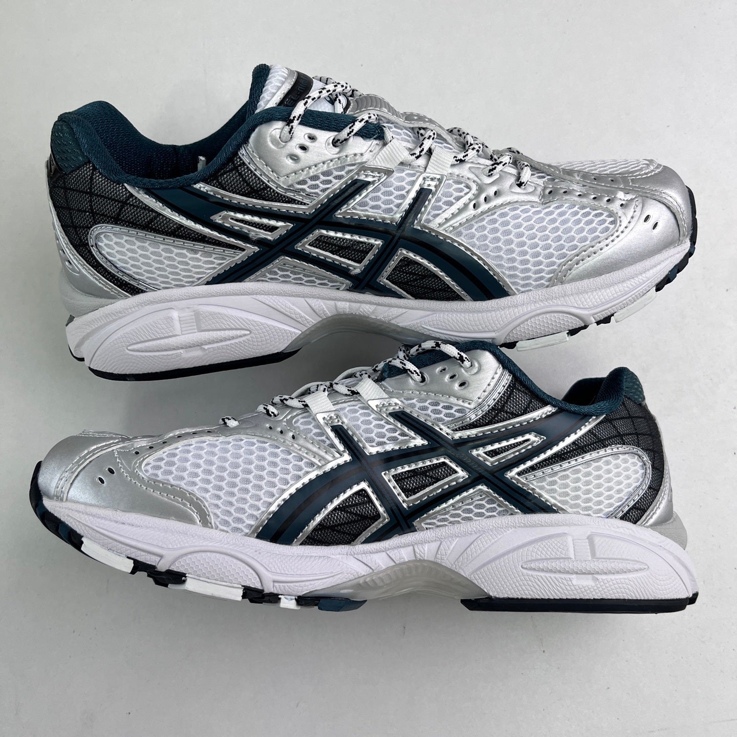 GEL-NIMBUS 10.1 Dark Green/White/Black