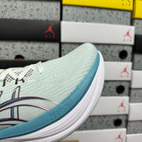 GEL-NIMBUS 28 Light Blue