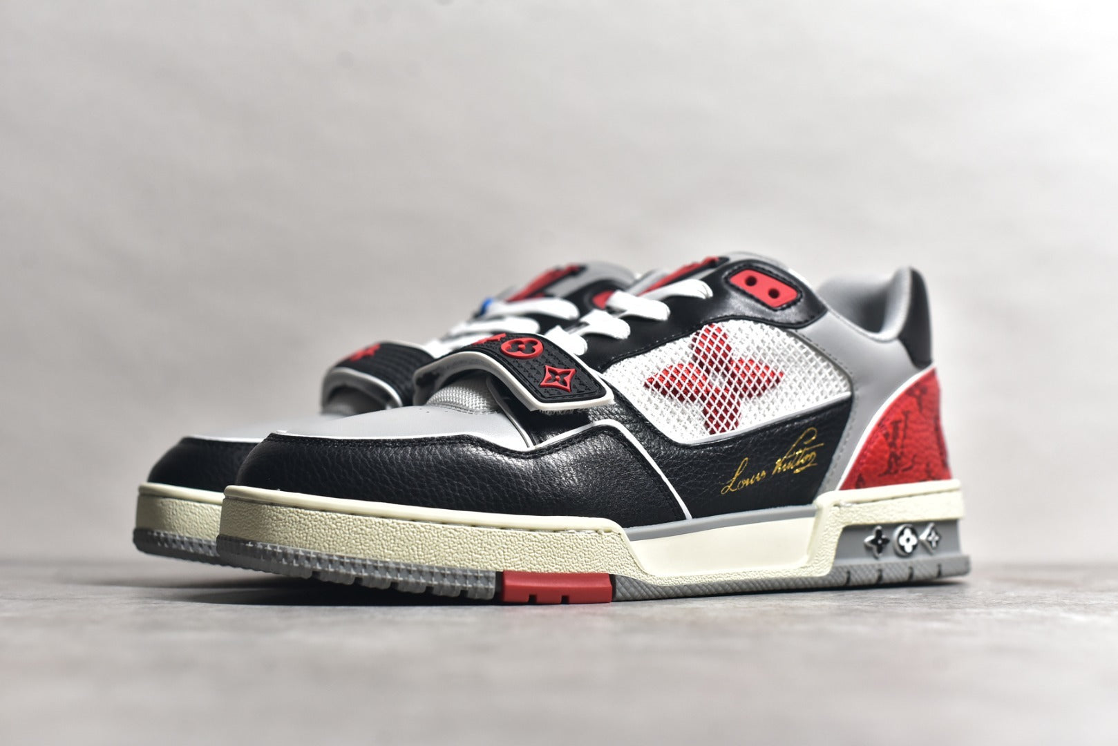Trainer Grey and Red