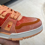 Trainer Orange