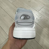 CD B30 Grey and White