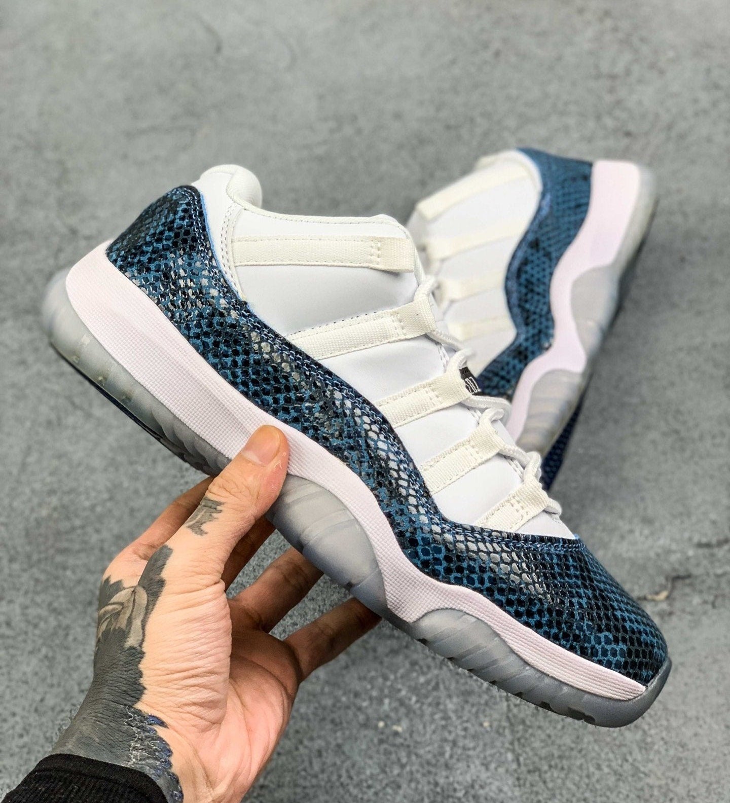 AJ11 Snake Blue