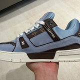Trainer Blue