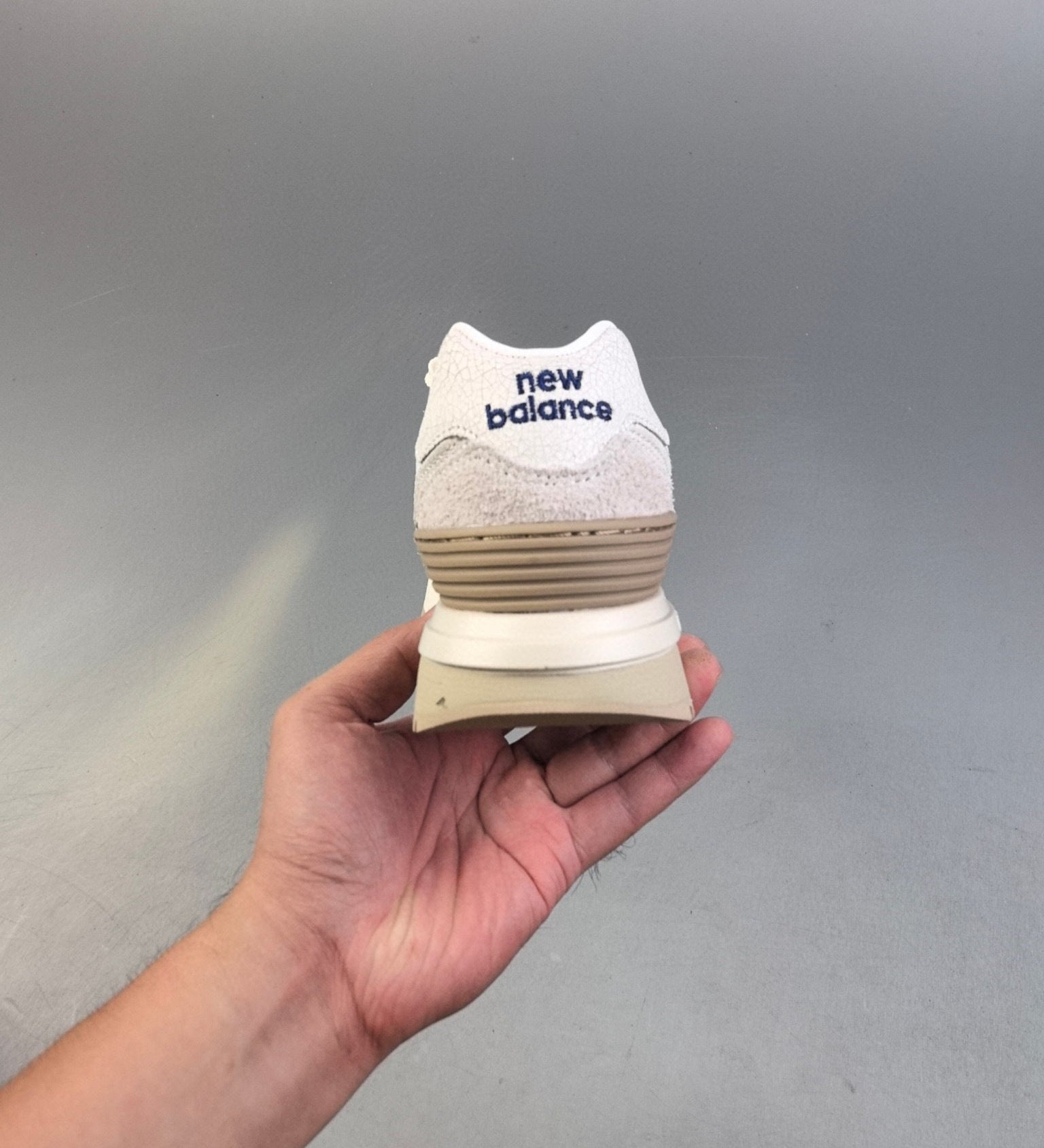 574 Creme