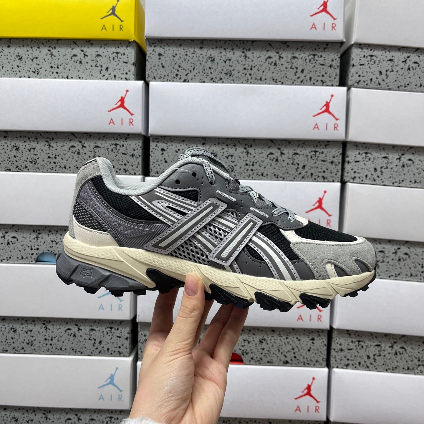 GEL-SONOMA TR62 Grey/Black