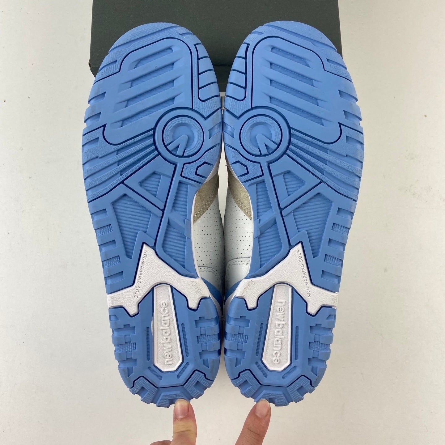 550 Baby Blue and White