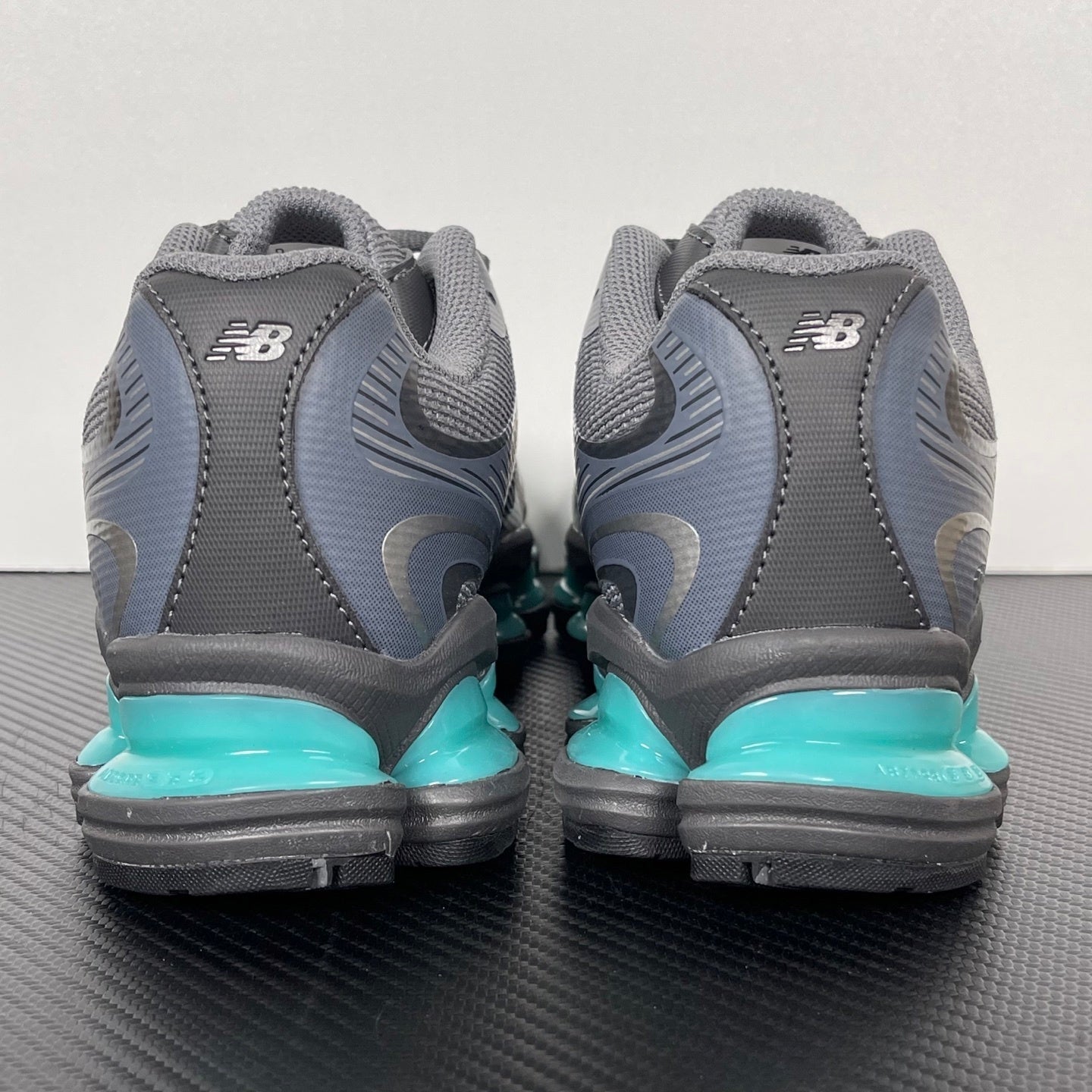 2000 ABZORB Grey and Blue