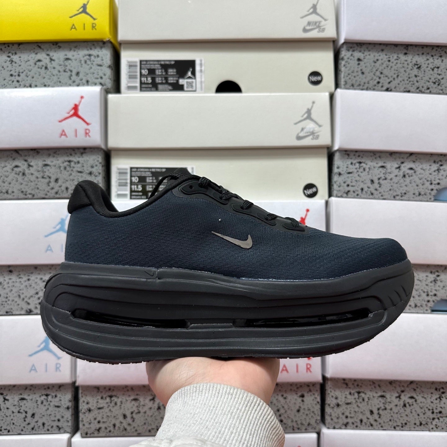 Vomero Premium Black