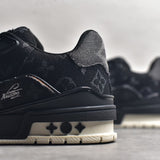 Trainer Black