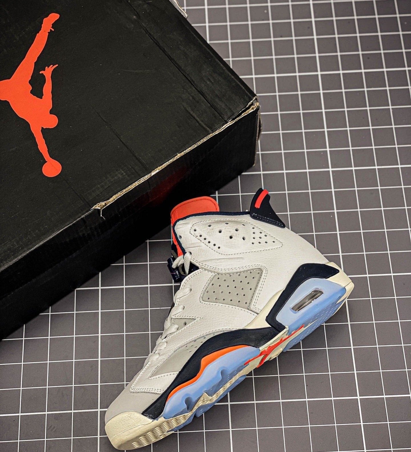AJ6